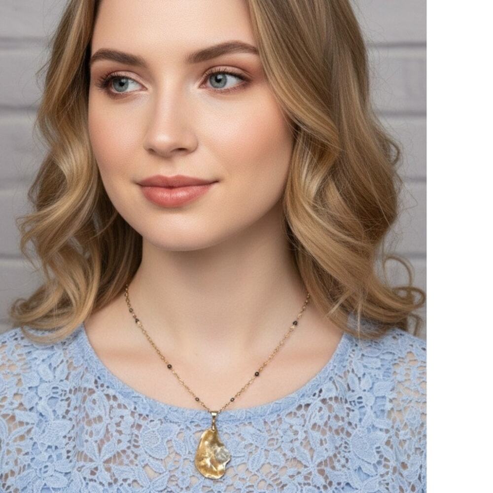 Dainty Handmade Oyster Shell Pendant Necklace